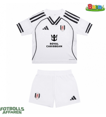 Fulham Hemmaställ Barn 2025-26 Kortärmad (+ Korta byxor)